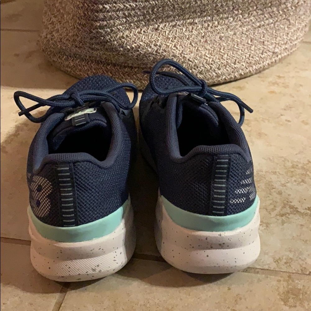 New Balance running - Picture 3 of 4